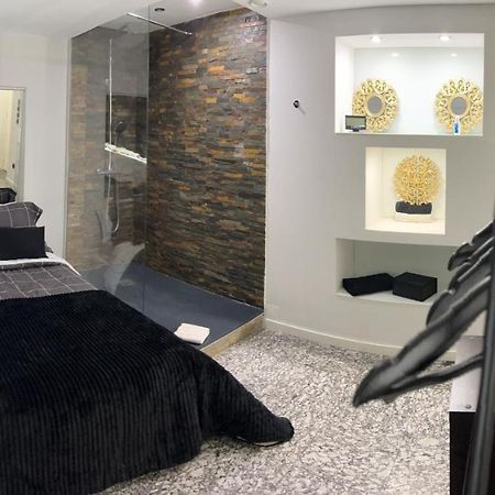 Modern Room With Indoor Shower Near The River - Quarto Moderno Com Duche Interior Proximo Da Ribeira Vila Nova de Gaia Luaran gambar