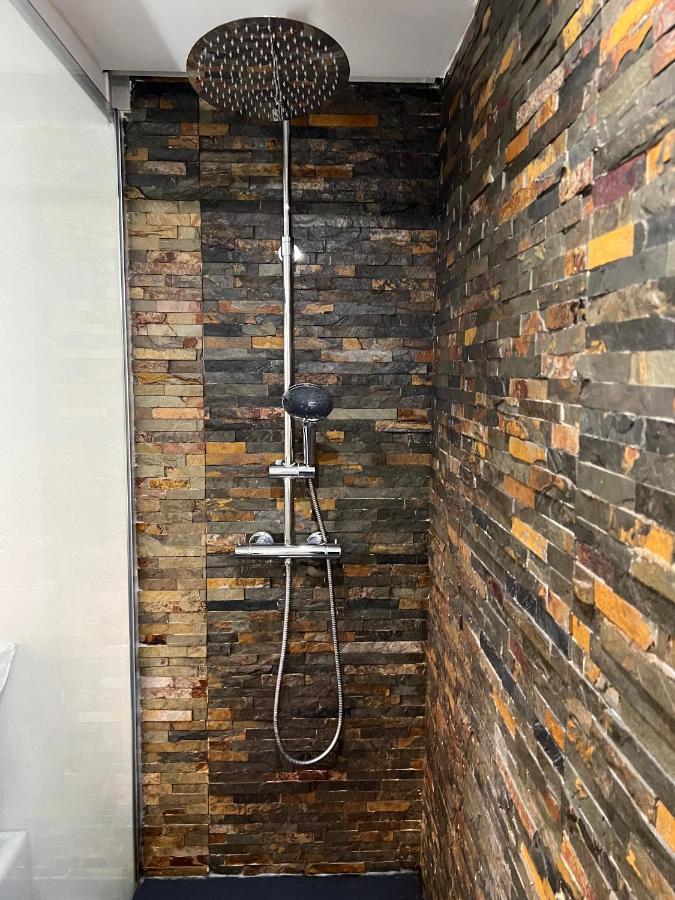 Modern Room With Indoor Shower Near The River - Quarto Moderno Com Duche Interior Proximo Da Ribeira Vila Nova de Gaia Luaran gambar